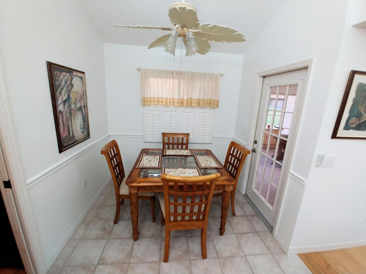 Craig House With Heated Pool On Small Lake Bradenton Exterior photo
