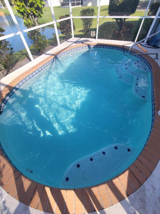 Craig House With Heated Pool On Small Lake Bradenton Exterior photo